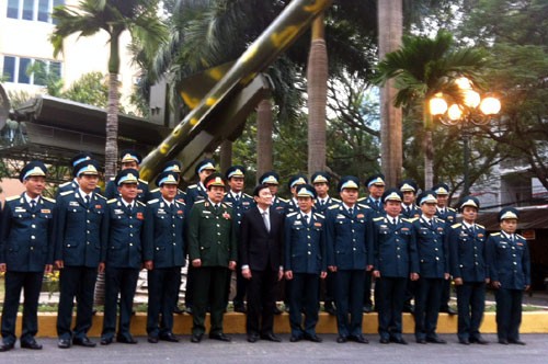 President congratulates air force on the Lunar New Year  - ảnh 1